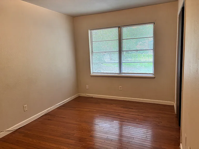 610 W Bullock St — Photo 14