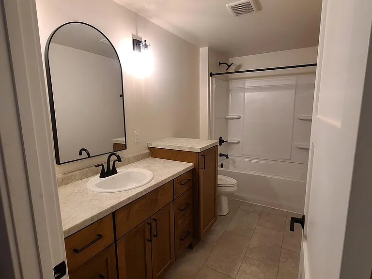 421 Founders Way — Photo 19