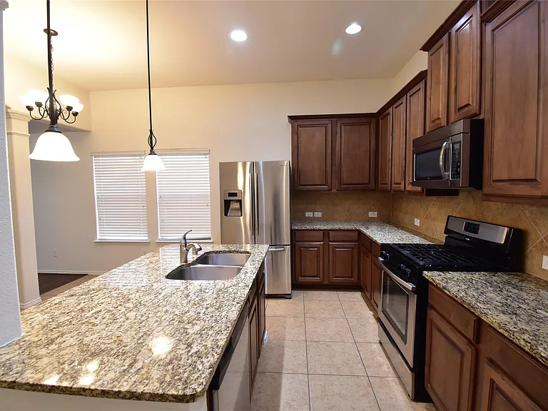 3005 Thicket Dr — Photo 3