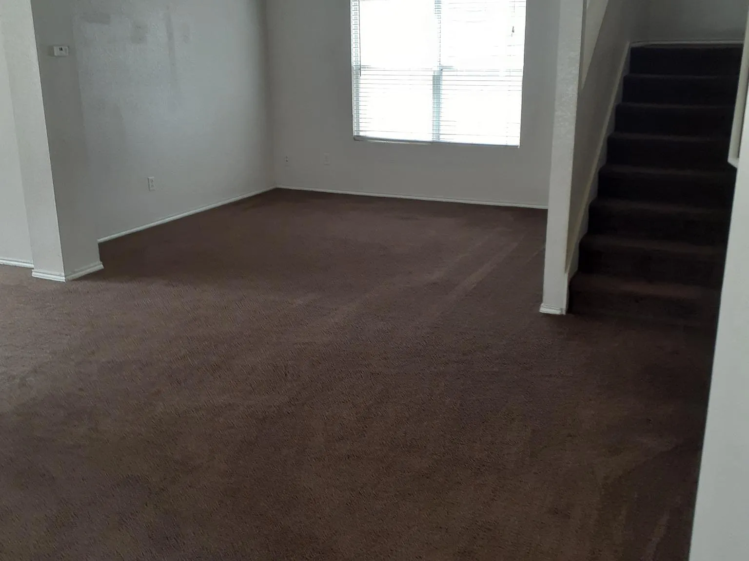 4 bed, 2.5 bath, 2016 sqft, $1,850 — Photo 2