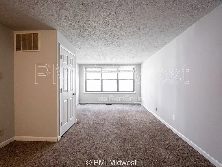 3736 N Meridian St — Photo 7