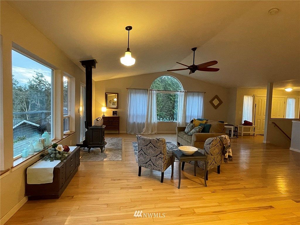 Oak Harbor, WA 98277