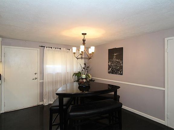 3rd image of 1693 Hillwood Dr