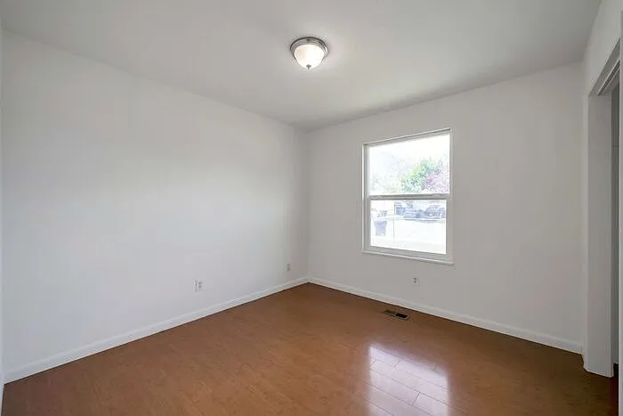 1662 S 400th St W — Photo 10