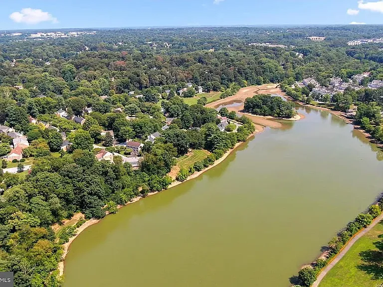 Lake Whetstone is a larger lake across the street for walks, boating and birdwatching.