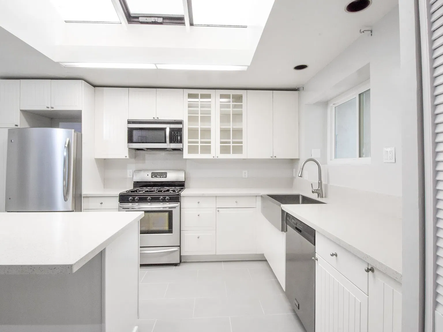 2115 Landis St — Photo 1