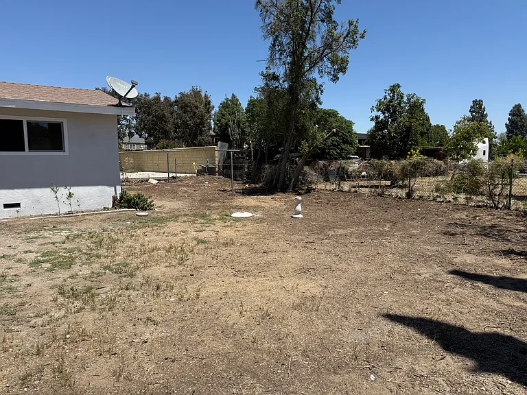 9823 Lombardy Ave — Photo 22