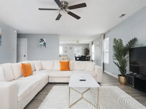 2155 Shadowbrook Dr #Id1228635p, Plainfield, IN 46168