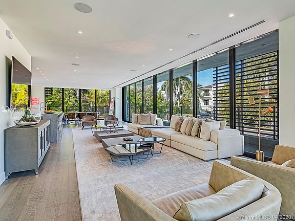 4th image of 420 N Hibiscus Dr #0