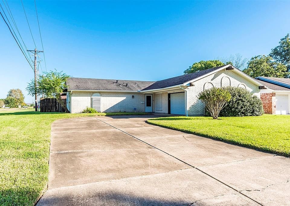 7318 Mockingbird Ln, Texas City, TX 77591 | Zillow