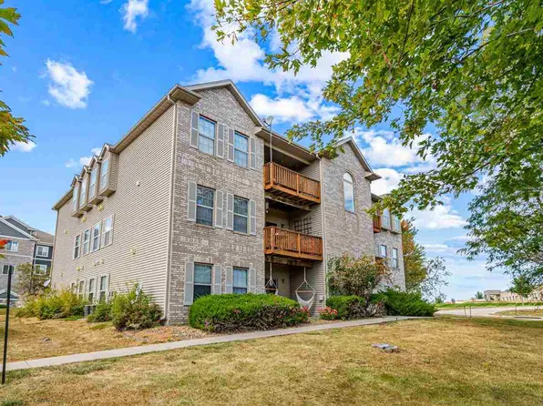 2892 Coral Ct APT 102, Coralville, IA 52241