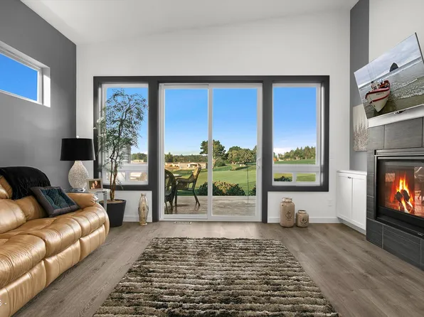 560 SW Green Dr, Waldport, OR 97394