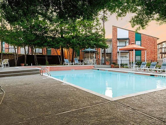 2nd image of 1800 El Paseo St APT 1206