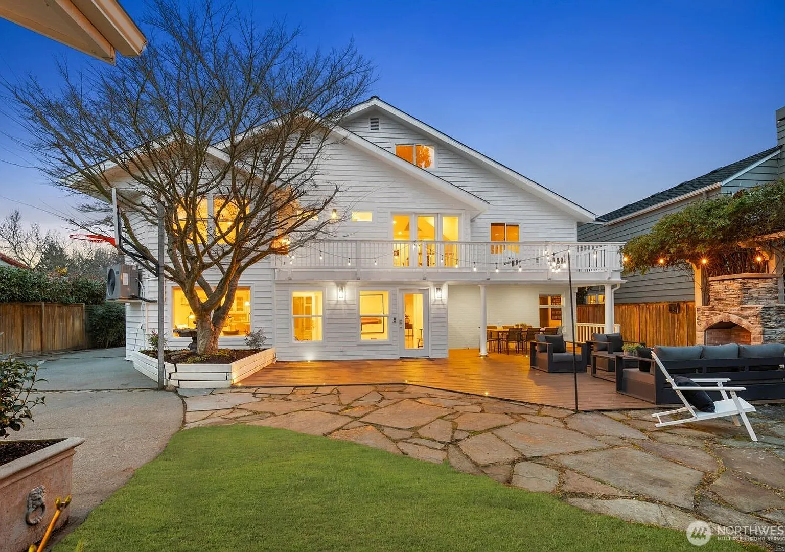 Exceptional Magnolia Home - Rare opportunity to live in Seattles Premier Neighborhood — Photo 1