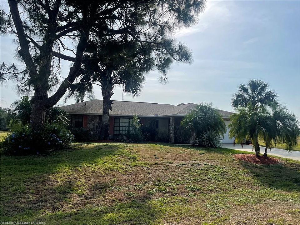 1st image of 209 Blossom Dr