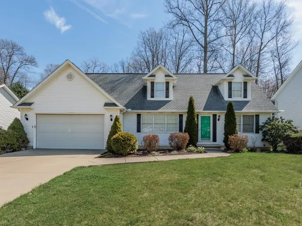 743 Dogwood Ln, Vermilion, OH 44089