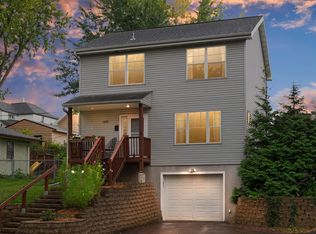 1086 McLean Ave, Saint Paul, MN 55106