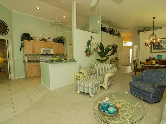2nd image of 1374 Hedgewood Cir