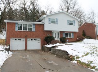 144 Foxcroft Rd, Pittsburgh, PA 15220