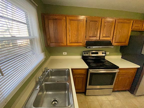 3rd image of 608 N Hough St #A