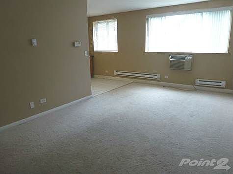 705 Strom 1C Living Room