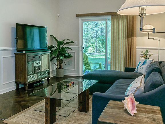 3rd image of 7035 Deer Lodge Cir Unit 103