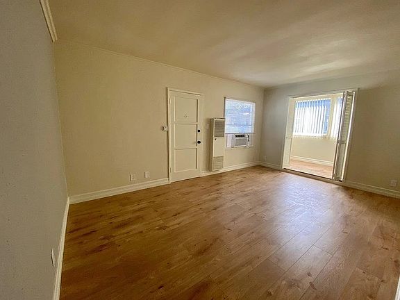 3rd image of 1420 E Wilson Ave APT C