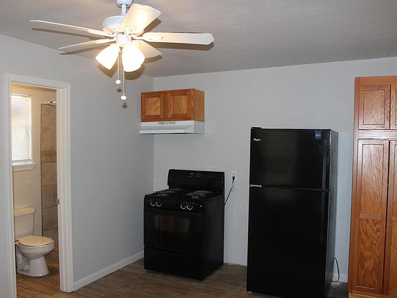 2nd image of 106 N Johnson St APT 40