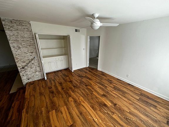 4th image of 11655 Mayfield Ave APT 1