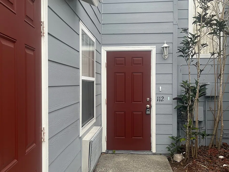 112 Mango Dr #112