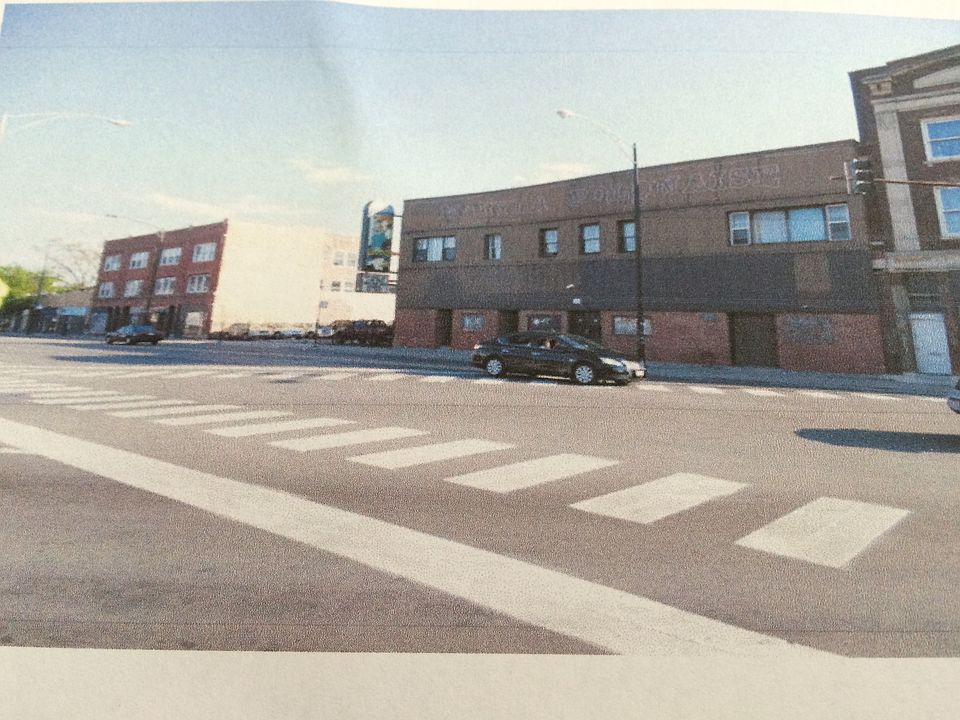 1st image of 3196 N Milwaukee Ave #2R