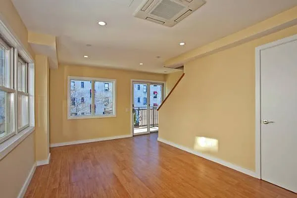 Rented by Astoria NY Condos | media 19