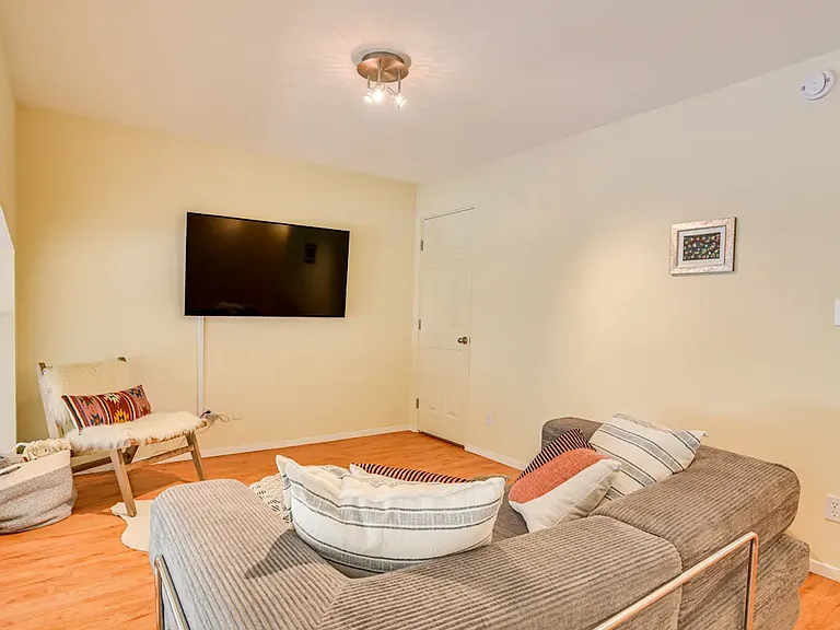 812 Calle Saragosa #B — Photo 11