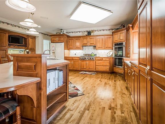 3rd image of 4517 Hillview Dr NW