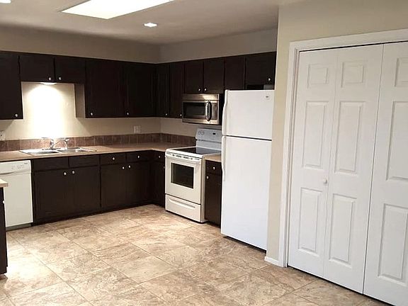 4th image of 117 N Glenwood Dr APT B