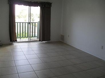 5th image of 310 Taylor Ave APT C21