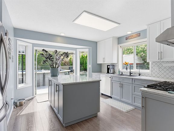 4th image of 1229 Vista Hts