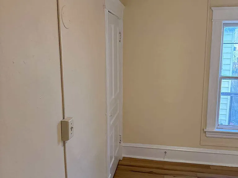 8 Isham St — Photo 11