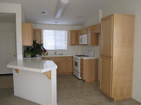 4th image of 10521 Florence Ct