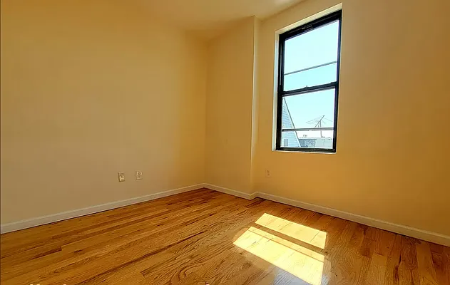 Rented by Farside Realty LLC | media 4