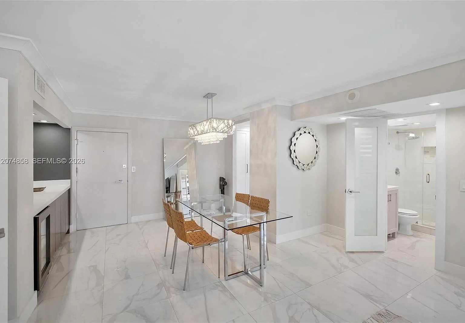Oceanside Plaza Condo — Photo 3