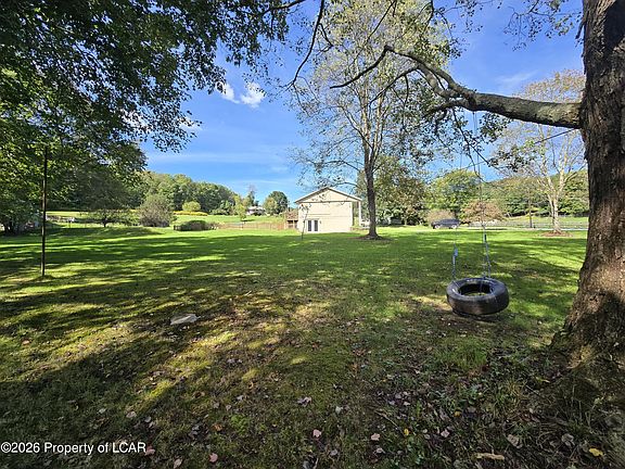 3rd image of 528 Brace Rd