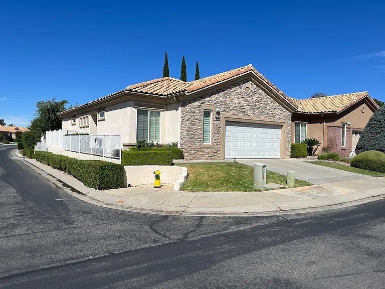 525 Brooklawn Dr — Photo 1