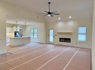 390 Young Ln, Pleasant View, TN 37146