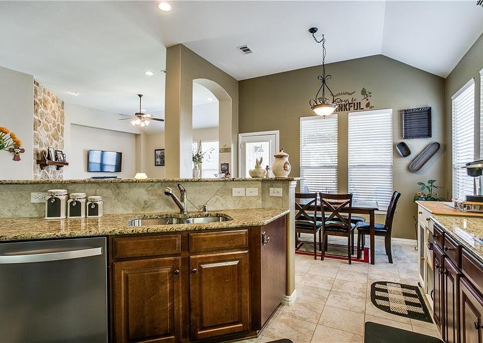 1st image of 2513 Saddlehorn Dr