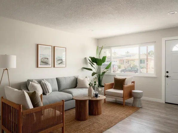 147 Edgewood Dr, Oceanside, CA 92054