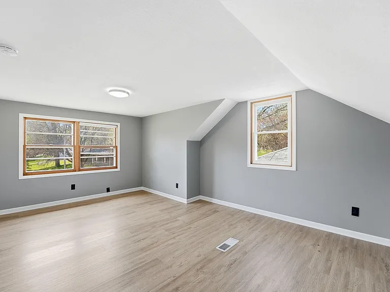1697 Rose Pl — Photo 20