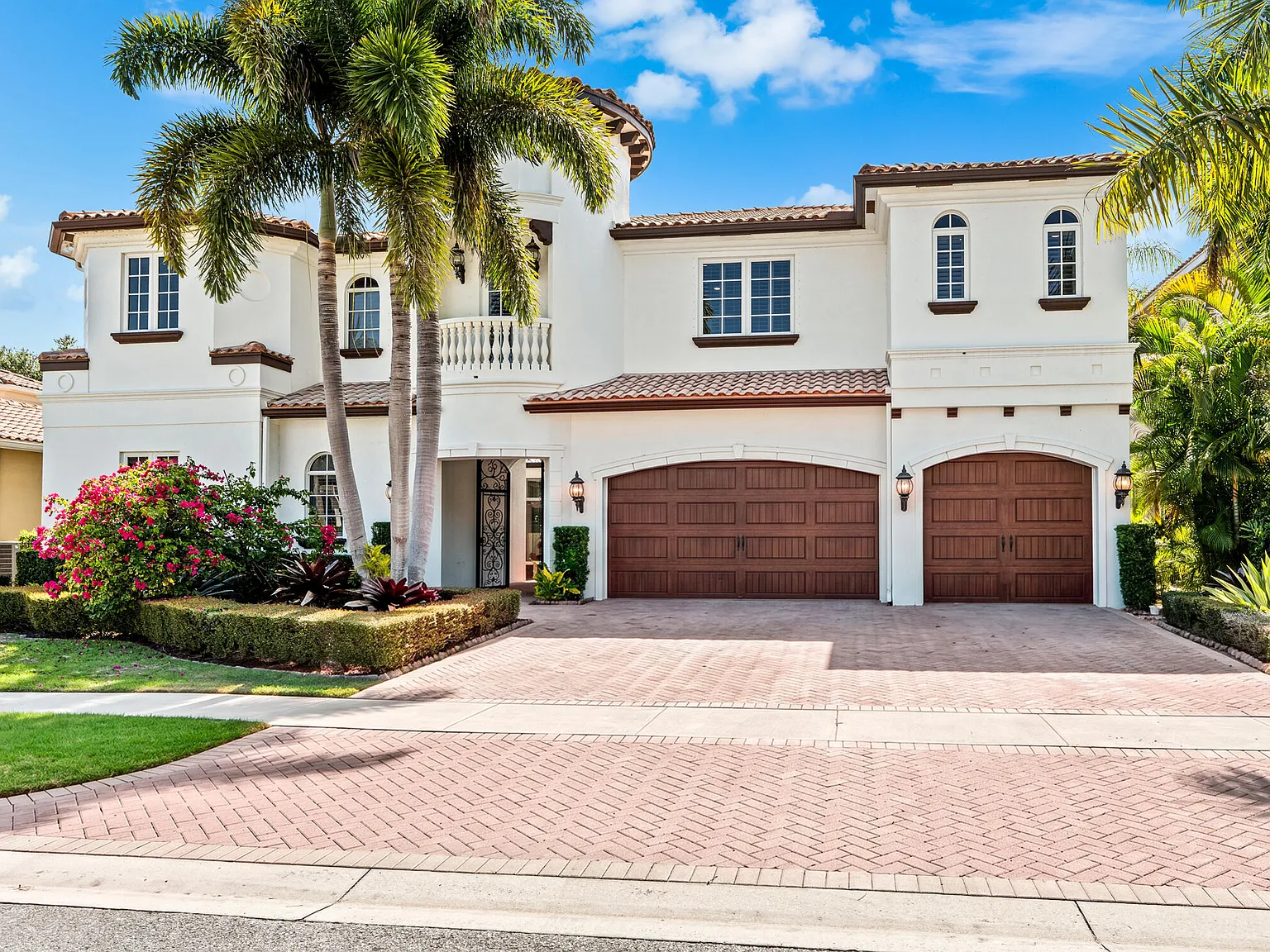5 bed, 5.5 bath, 5322 sqft, $14,999 — Photo 4