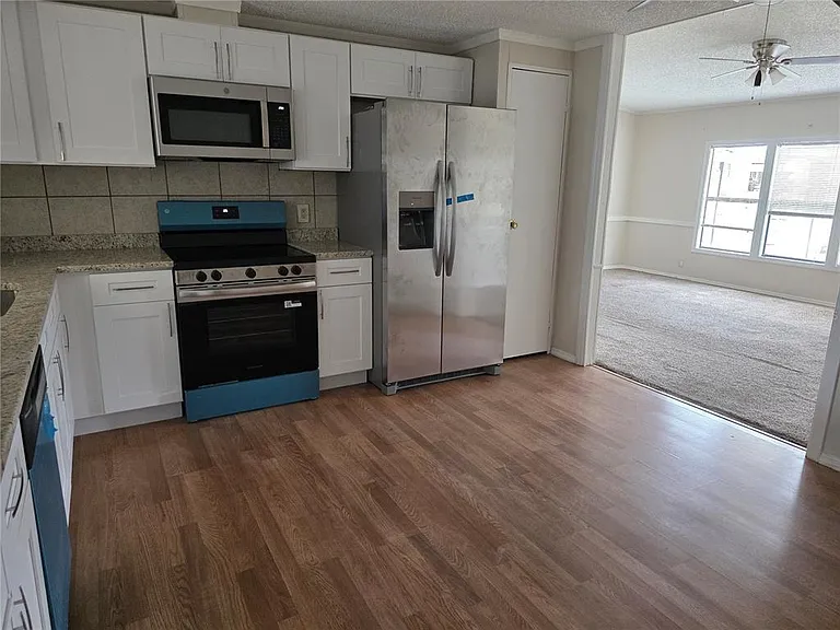 9919 Scepter Ave — Photo 3