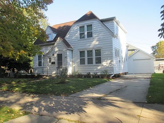 3rd image of 1842 Cambridge Ave